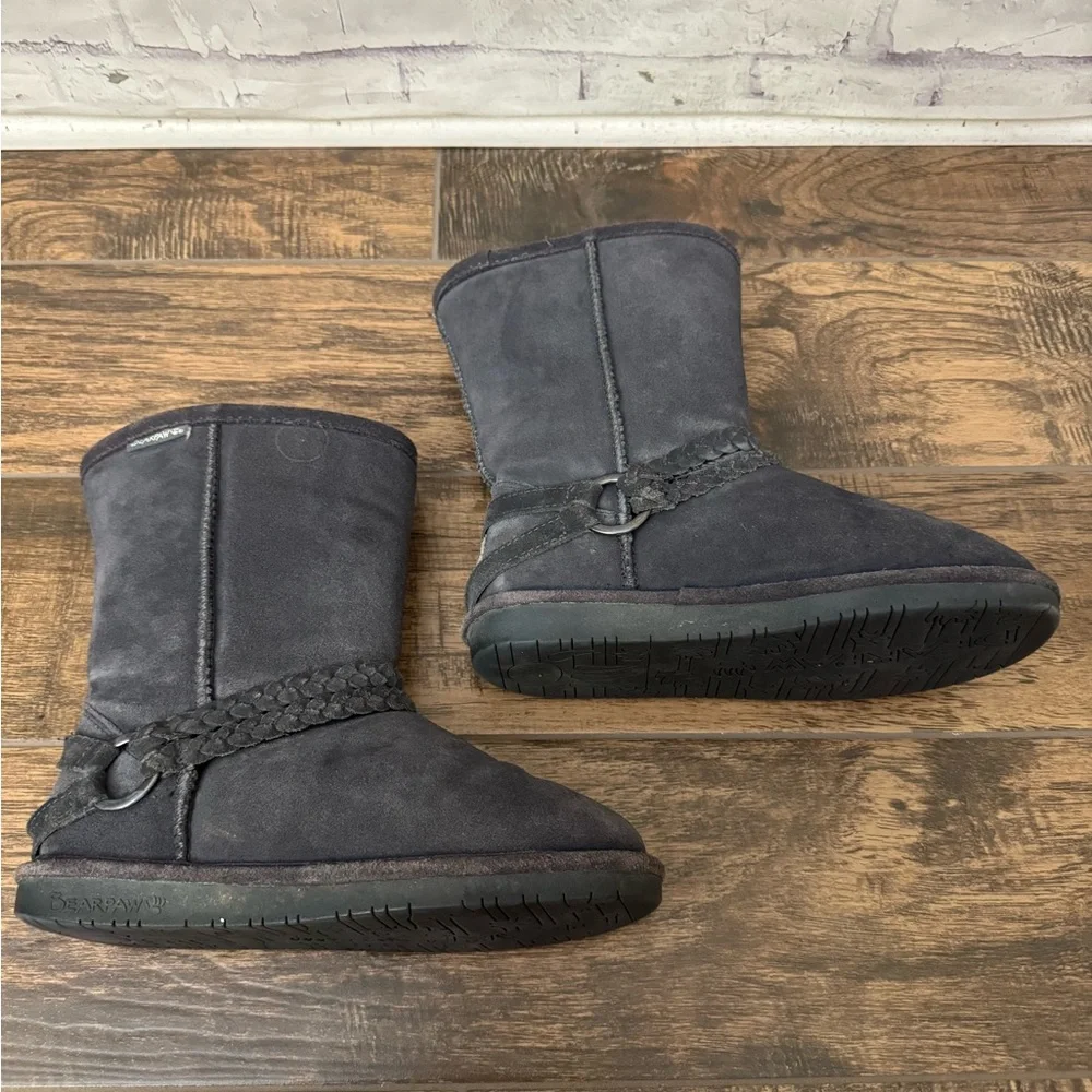 Bearpaw Adele Gray Suede Boots Size 7 Faux Fur Lining‎ Braided Strap Buckle